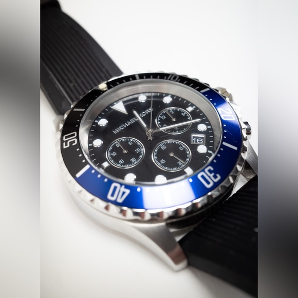 Michael Kors Everest Silicone Navy Black Watch MK8365 - Picture 6 of 13